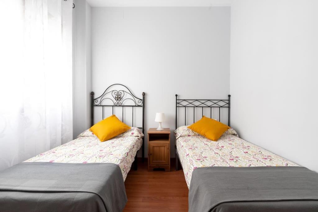 Comodo Apartamento En アルモンテ エクステリア 写真