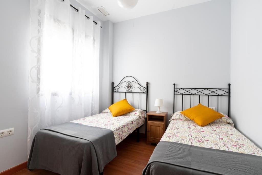 Comodo Apartamento En アルモンテ エクステリア 写真